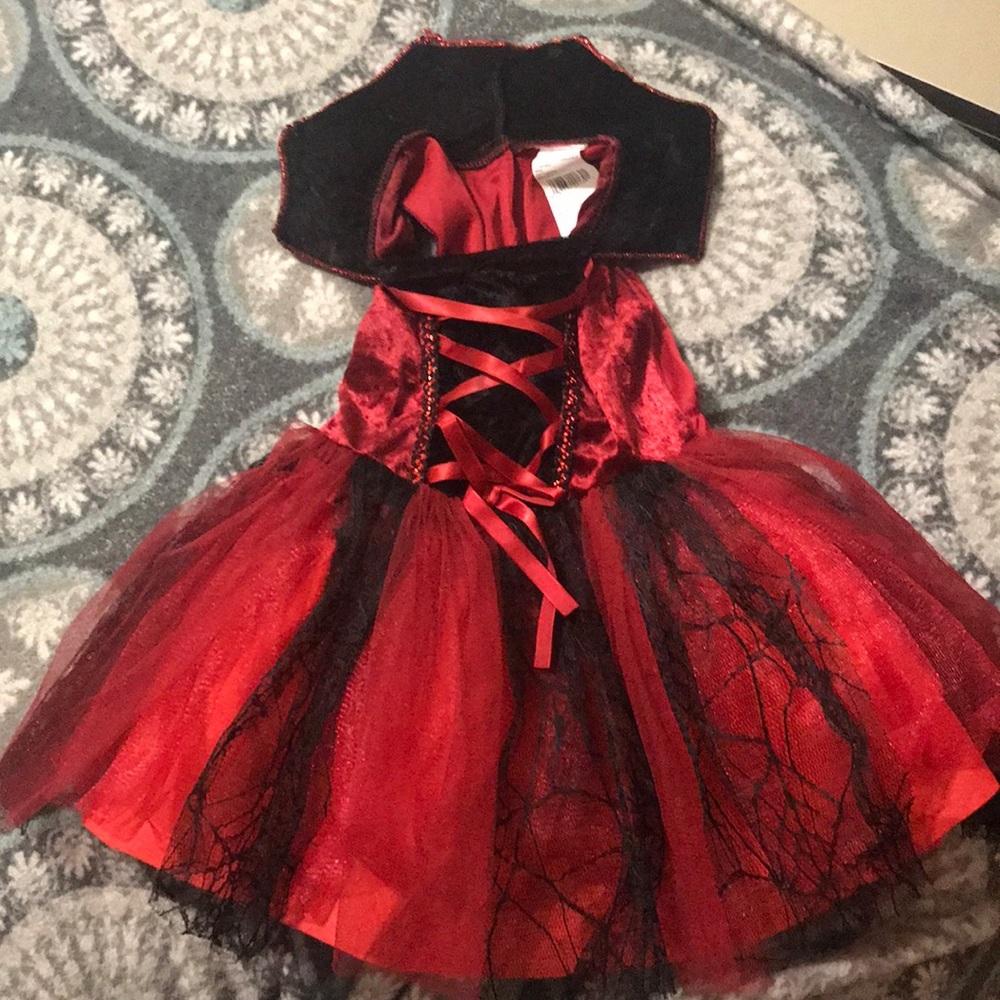 Costume size 2-4 shoes 6t dos por uno /. 2 for 1